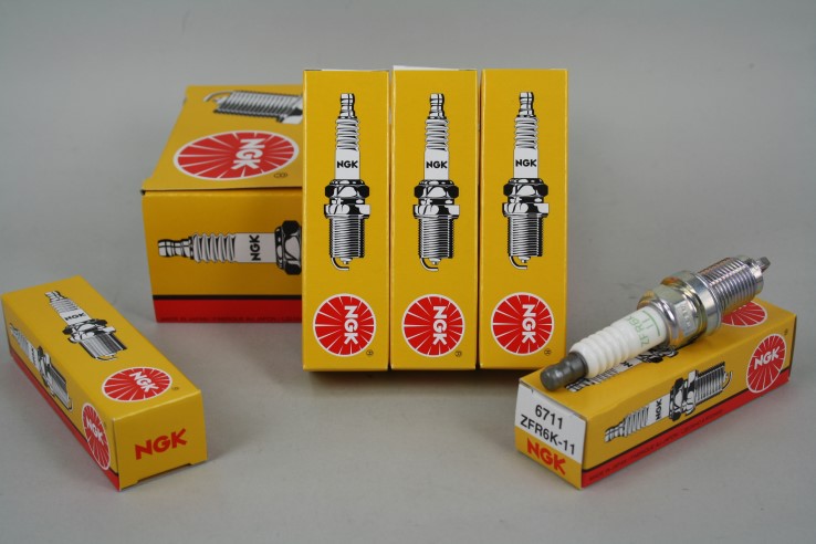 Свеча NGK ZFR6K-11 (6711)