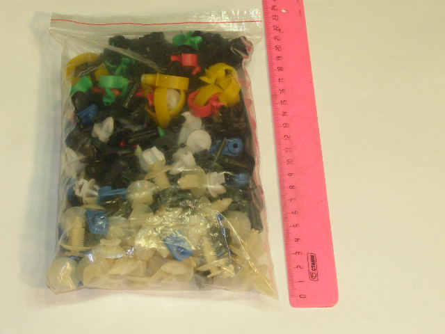 Набор пистонов (крепежа по кузову) 2108