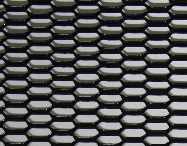 Сетка декор алюмин. ячейка 20мм х 6мм черная  сота  размер 100 х 40см (DOLLEX)