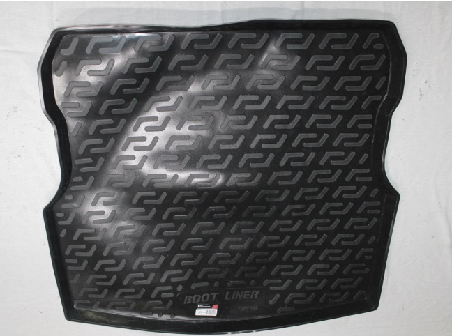 Коврик багажника Nissan Almera IV -13 пласт.