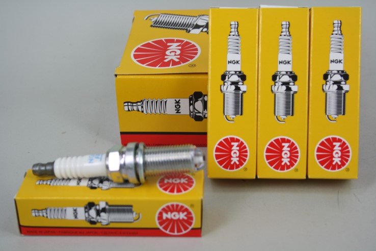 Свеча NGK LFR6D (4704)