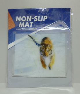 Коврик на панель приборов противоскользящий  Тигр на снегу  (18*15)