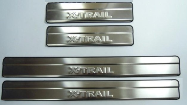 Накладки порогов Nissan X-Trail Т32 с 2015 г. /хром/ 4 шт