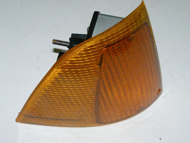 Поворотник передний М-2141 правый желтый