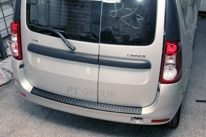 Накладка на задний бампер Lada Largus с 2012 (ABS, черное тиснение)