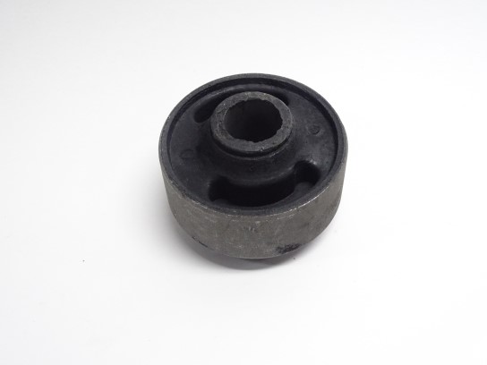 Сайлентблок переднего рычага задний большой