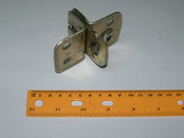 Замок багажника /механизм/