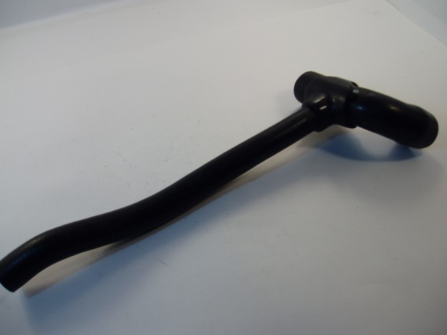 Патрубок радиатора 2123 термостата и расш.бачка (уголок стыкованный)