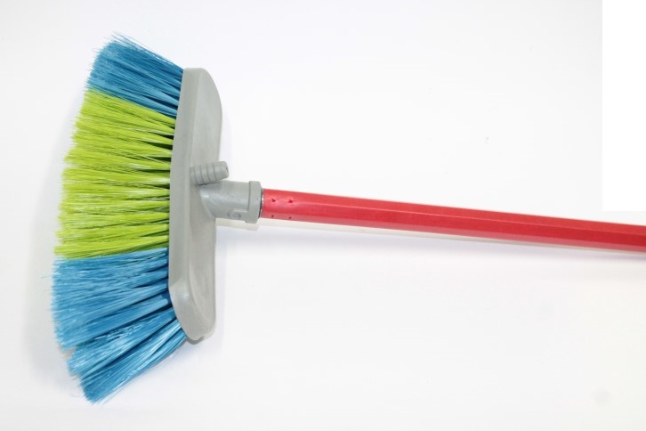 Щетка для мойки 6-ти ряд. с мягкой щетиной, длина ручки 110 см (дешев.)