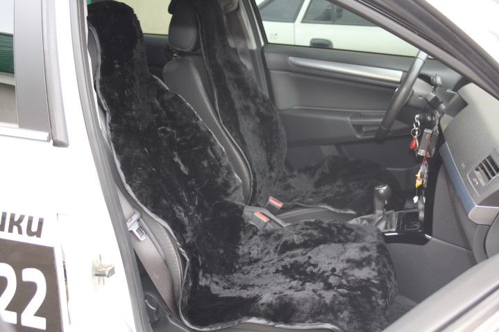 Накидка на сиденье /натуральный мех/ черная  мутон цельная 1 штука=