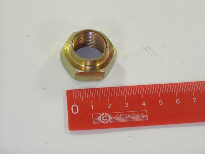 Гайка М-2141 ступицы передней