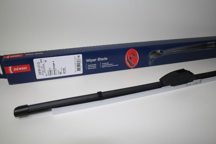 Щетка стеклоочистителя DENSO 700мм бескаркасная DFR013