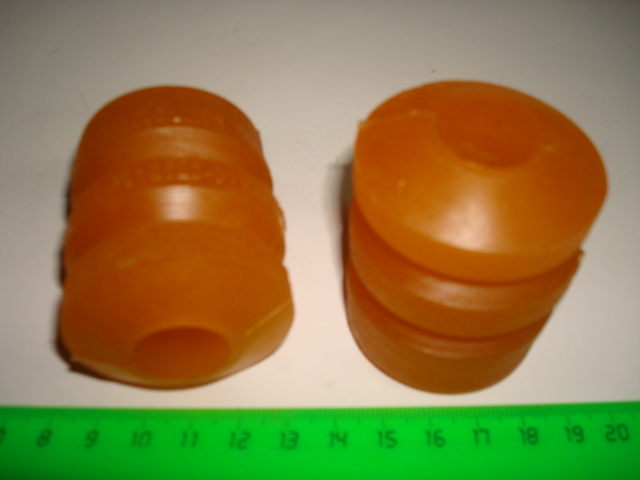 Отбойник стойки 2108 задний  силикон