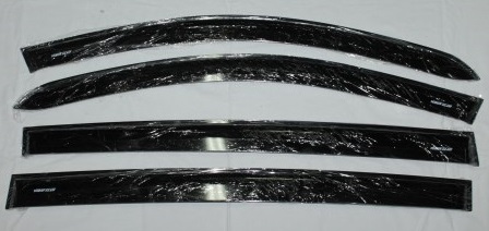 Дефлекторы дверей (ветровики) Renault Sandero клеющ. /2014 г./ SAMURAI