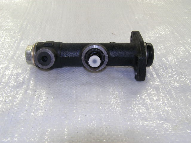 Цилиндр сцепления главный (ГЦС) 2101