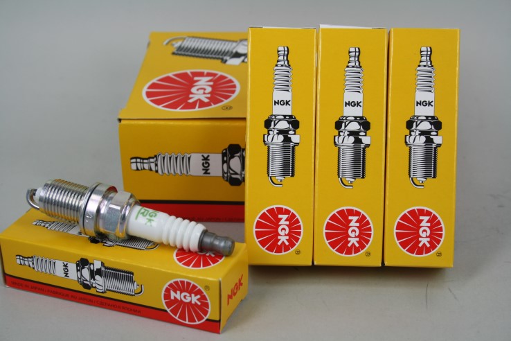 Свеча NGK ZFR5F (5165)