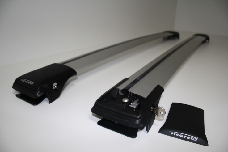 Багажник аэродинамический на рейлинги (серебристый) Fico R44