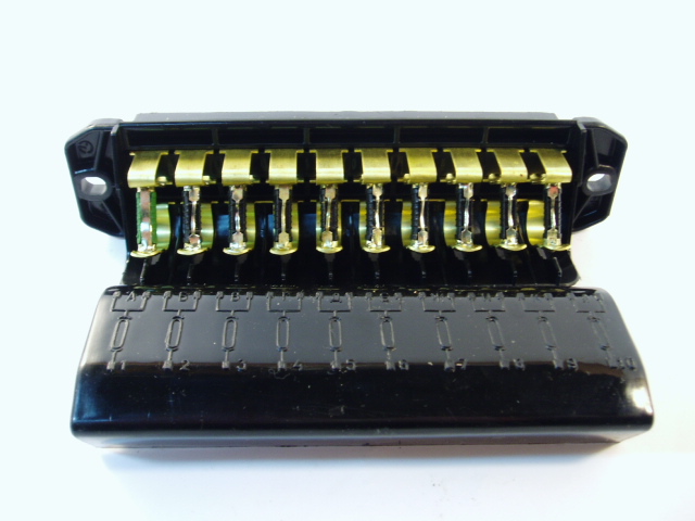 Блок предохранителей (большой 10шт.) ПР 112