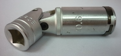 Ключ свечной 21мм головка 1/2  FORCE с карданом