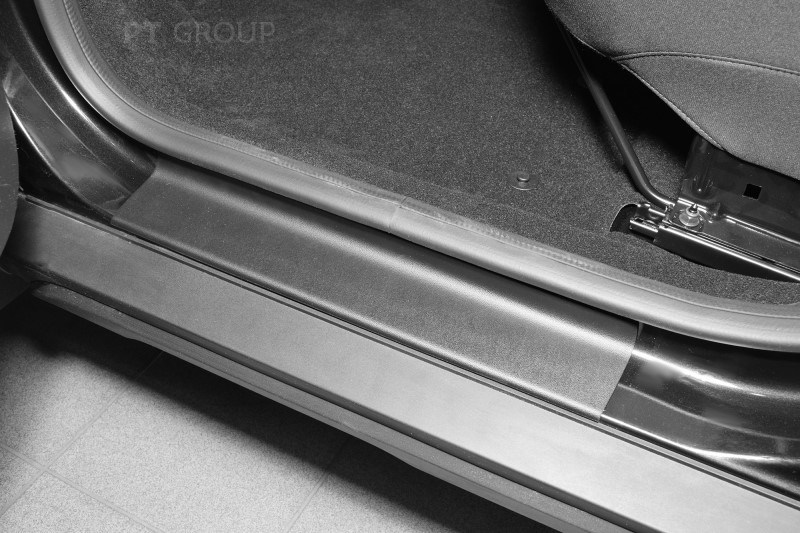 Накладки порогов Renault Duster 2021- передних 2шт.(ABS) в проем дверей