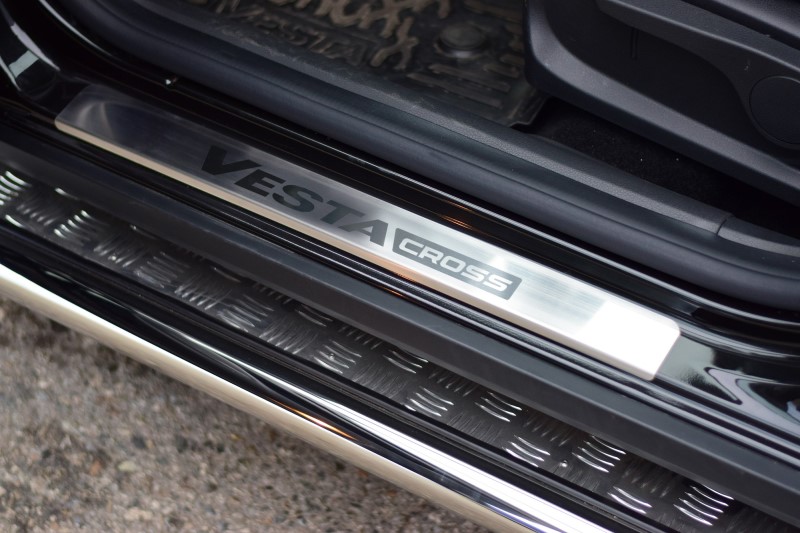 Накладки порогов Lada VESTA SW Cross c 2017-- 4шт. нержавейка в проем дверей