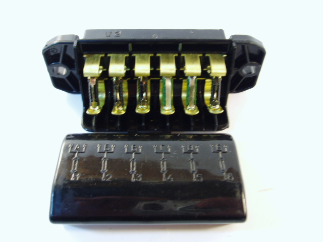 Блок предохранителей (малый 6шт.) 2106