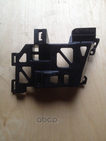 Пластина переднего бампера правая