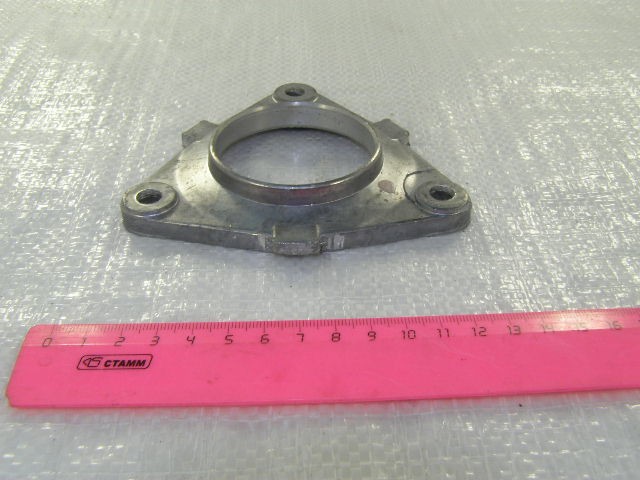 Фланец переднего редуктора /крышка подшипника/