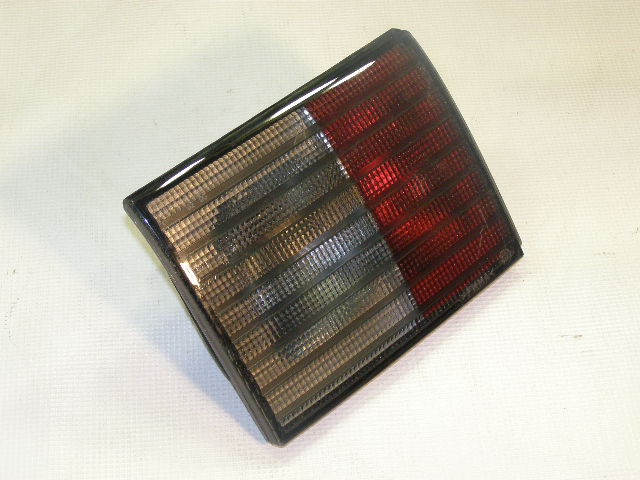 Фонарь задний 2110 левый в сборе (крышка багажника)