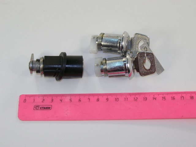 Личинки с замком багажника 2111-12