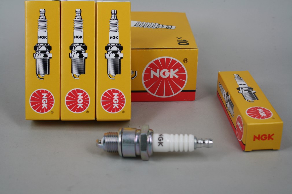 Свеча NGK BP6HS  4511