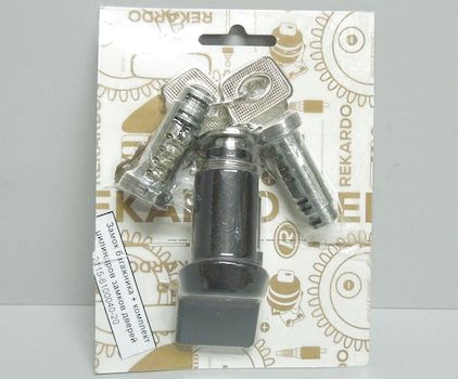 Личинки с замком багажника 2115