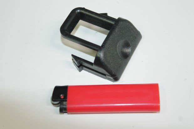 Кнопка замка блока предохранителей 2110