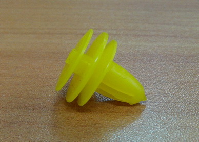 Пистон Nexia обшивки двери простая