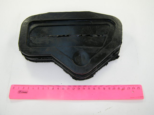 Пыльник моторного отсека, заглушка проема рулевых тяг  УШИ 