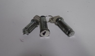 Личинки замков 2102-2104, 2121 в и.у.