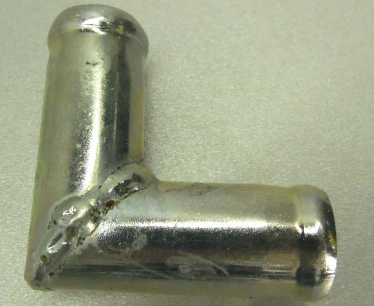 Трубка соединитель для патрубков уголок 90* 18x18 L= 45x45 (металл)