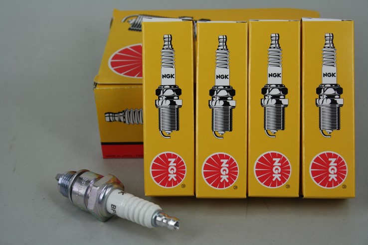 Свеча NGK BP8HS (2630)