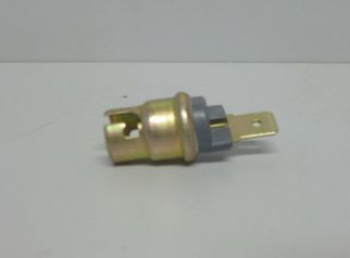 Патрон под лампу А12-4 Вт метал. габарит