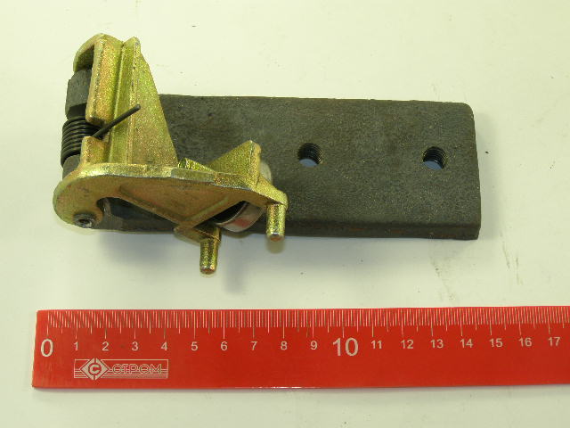 Кронштейн двери сдвижной с роликом средний /каретка/ в сборе