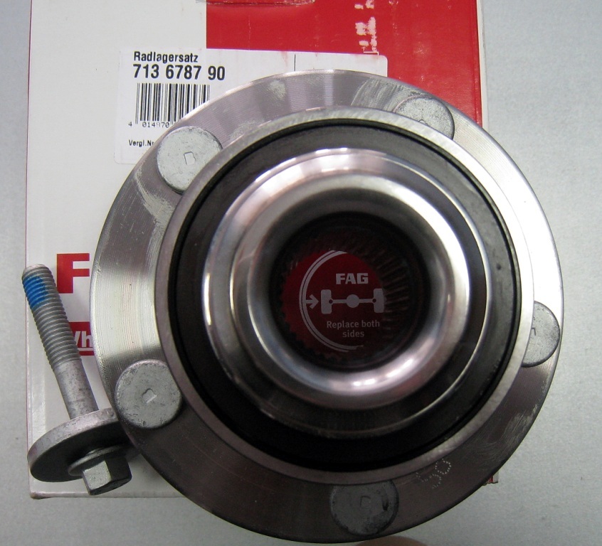 Ступица с подшипником Ford Focus-II передняя