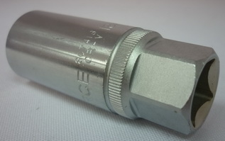 Головка торцевая 1/4  6-гран. 18мм \свечная\