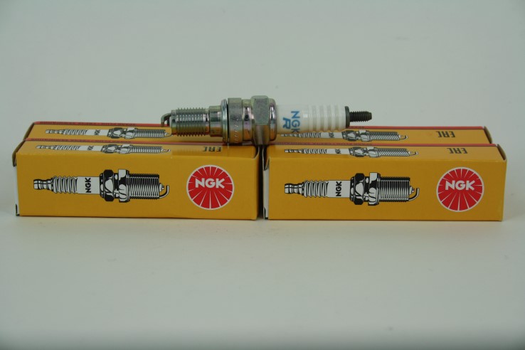 Свеча NGK CR5EH-9 (6689)