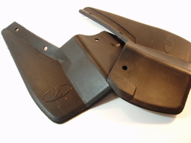 Брызговики 2115 передние