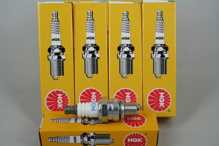 Свеча NGK CMR7H (3066)