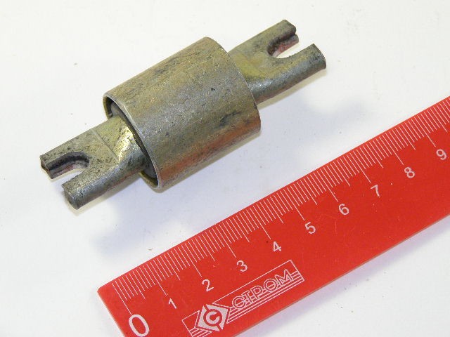 Втулка амортизатора Волга перед.нижн.(орех)