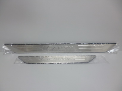 Накладки порогов Toyota Camry 11--