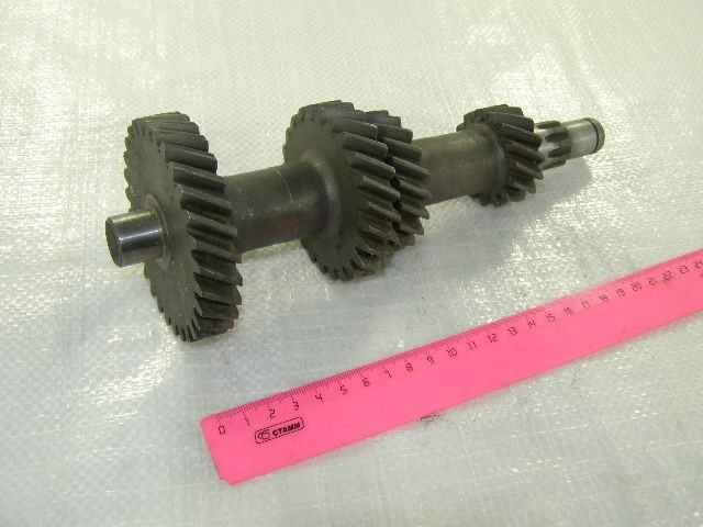 Блок шестерней /вал промежуточный/ IV-ступ.