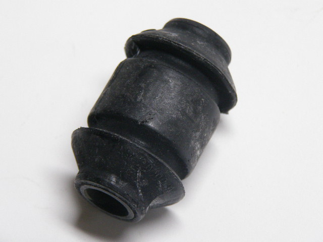 Сайлентблок переднего рычага передний маленький