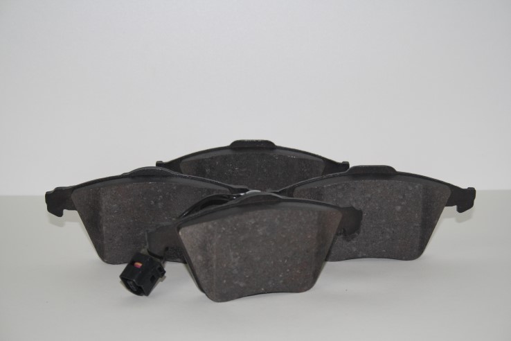 Колодки тормозные передние Passat